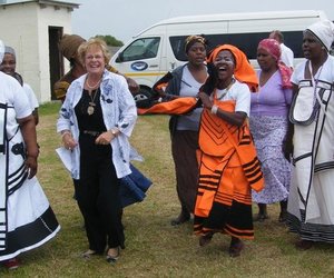 ELUXOLWENI BEHUISINGSPROJEK SKOP FEESTELIK AF